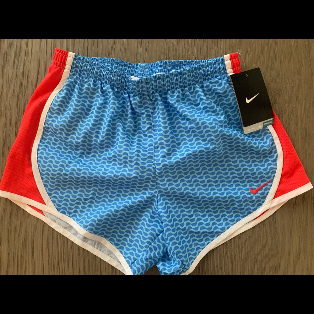 Nike girls dri fit athletic shorts large NWT